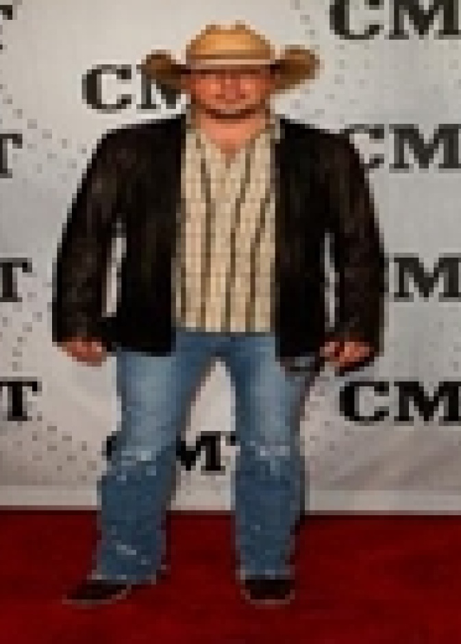 ألديان وتشيسيني يقومون بالغناء في حفل ACM