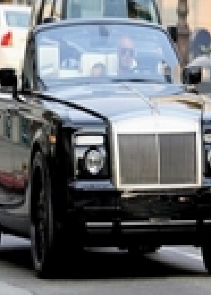 بيكهام يعرض سيارته "رولز رويس فانتوم" للبيع بـ329 ألف دولار