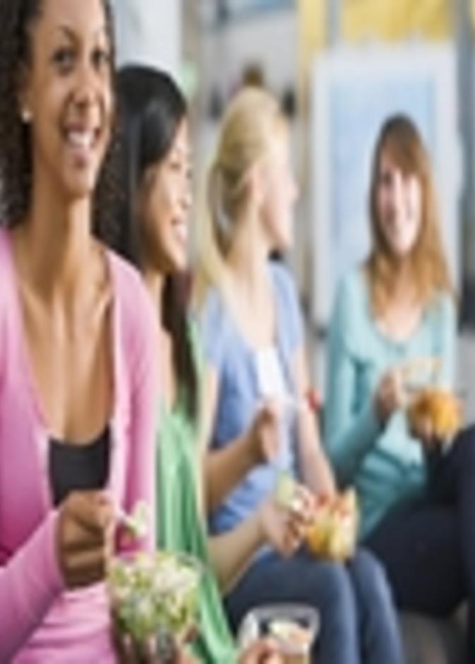 لكل فترة سنية أنظمة غذائية خاصة