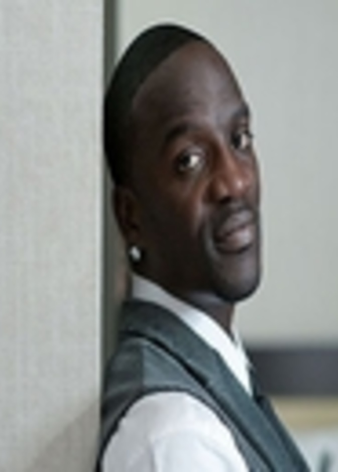 النجم العالمي آيكون يشارك 24 نجما عربيا في أوبريت  بكرا 