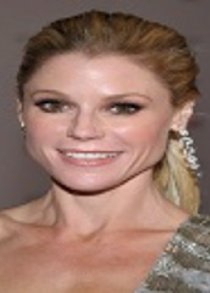 جولي بوين بأقراط   H.Stern‏ 