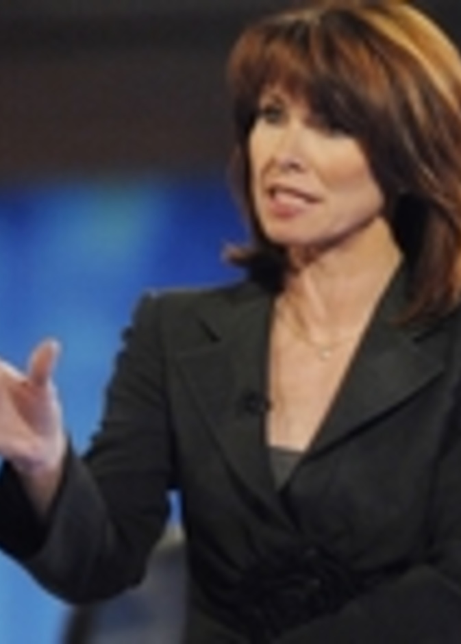 المذيعة التليفزيونية كاي بيرلي خائفة من عملية تجميل وجهها