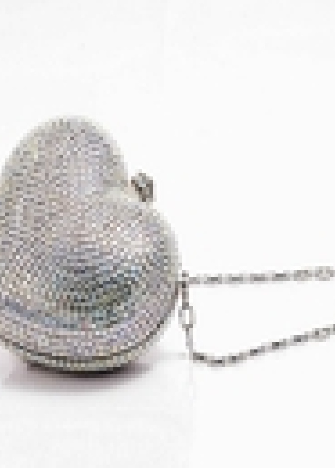 ماجستيك آنجلز: ضعي &quot;القلب&quot; بين يديها