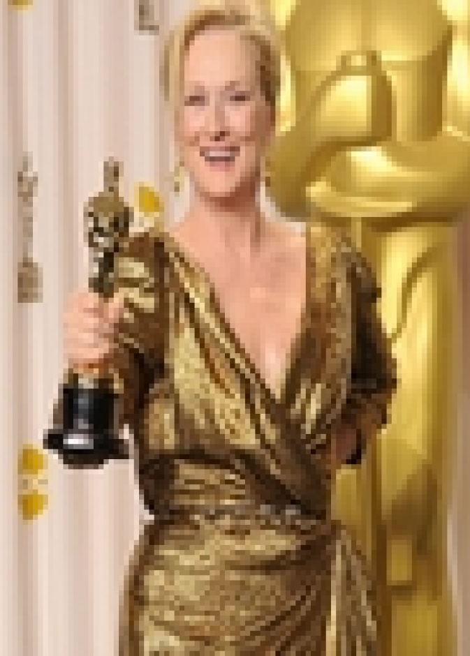 تينا فاي وميريل ستريب على السجادة الحمراء في حفل توزيع جوائز الأوسكار