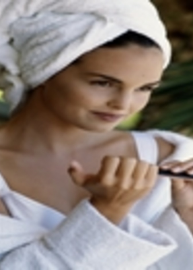 كيف تحصلين على أظافر طبيعية و بيضاء 