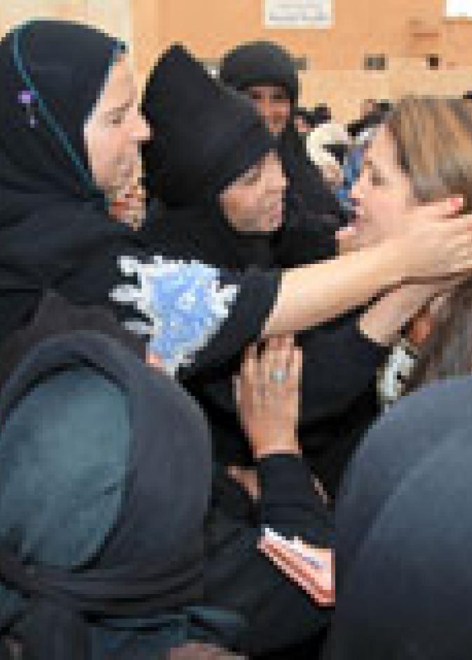 الملكة رانيا العبدالله تزور لواء الرويشد