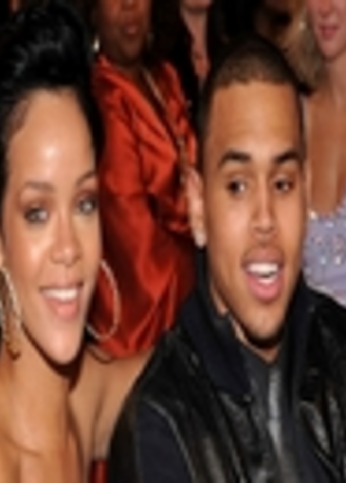 ريهانا وكريس براون يكشفان عن علاقة رومانسية على تويتر