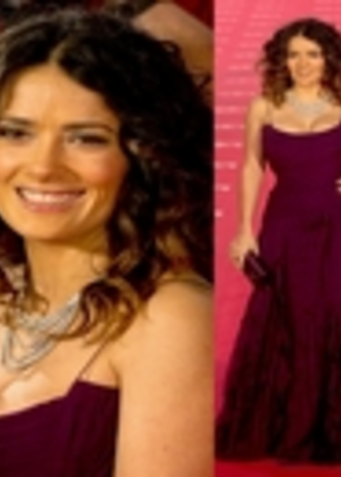 سلمى حايك تألقت في جوائز غويا