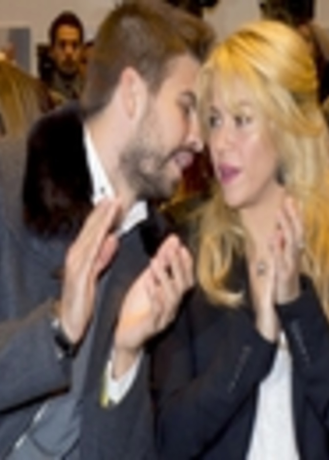 شاكيرا تظهر مجددا مع بيكيه