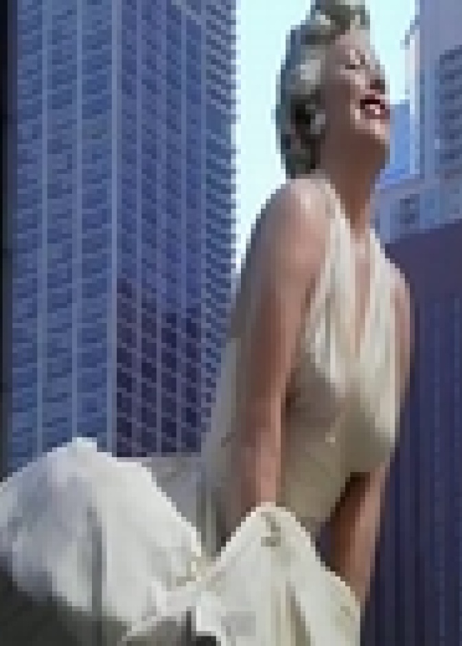 تمثال عملاق لمارلين مونرو في شيكاغو