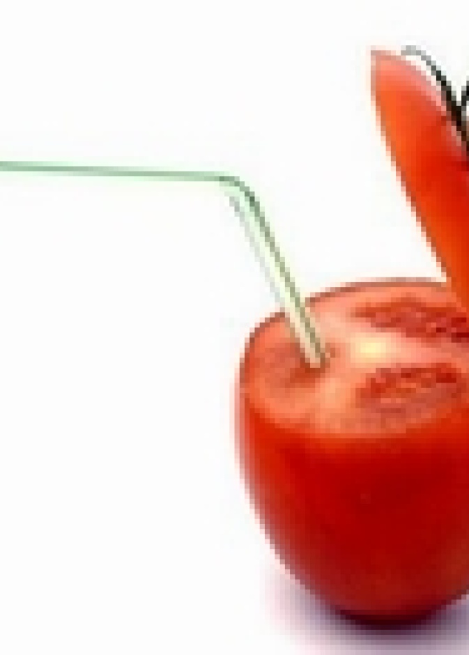 عصير الطماطم يحمي النساء من هشاشة العظام