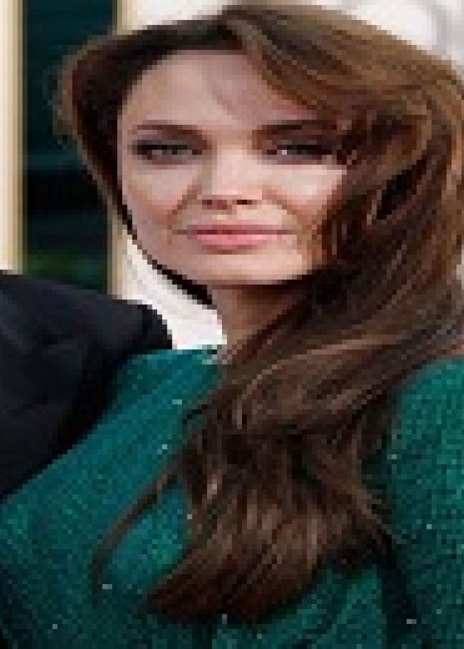 أنجلينا جولي.. وجه  القيم الجوهرية 