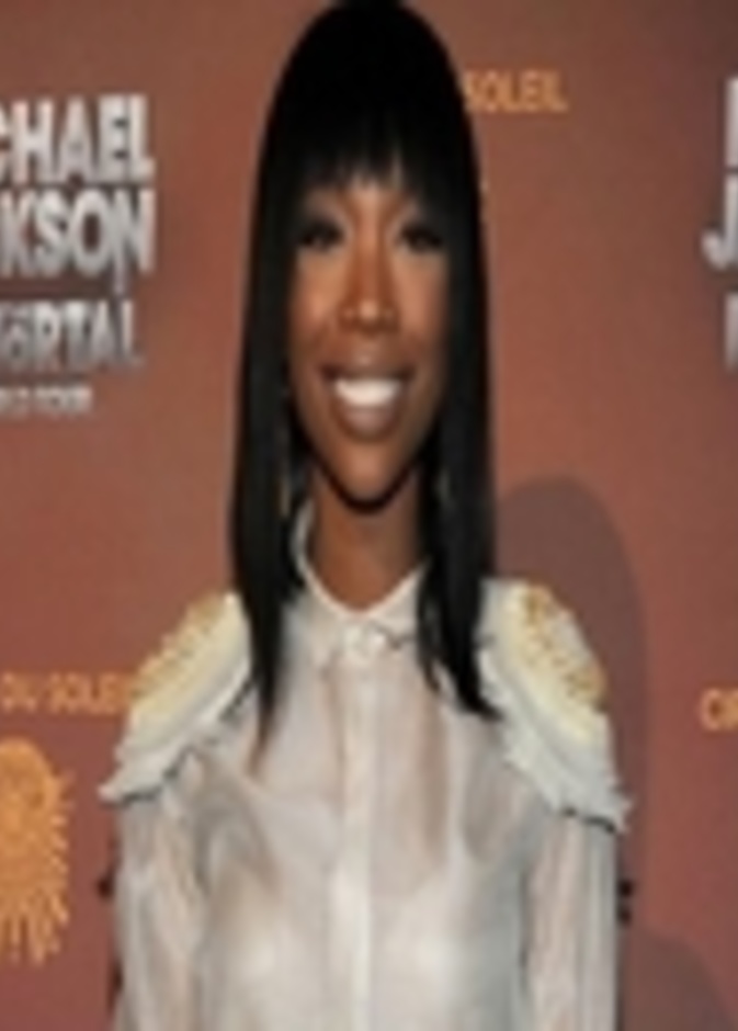 براندي تطلق ألبومها الجديد ,في دويتو مع مونيكا