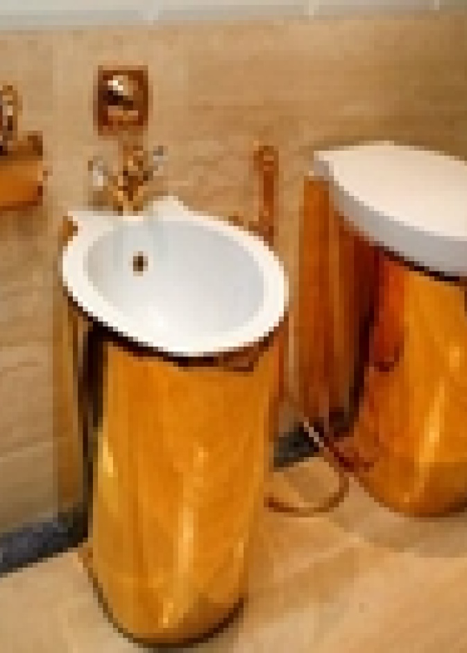 يخت بحمامات ذهبية قيمته 17 مليون دولار