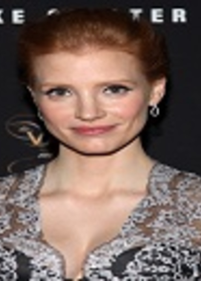 جيسيكا تشاستين بأقراط من  هاري وينستون 