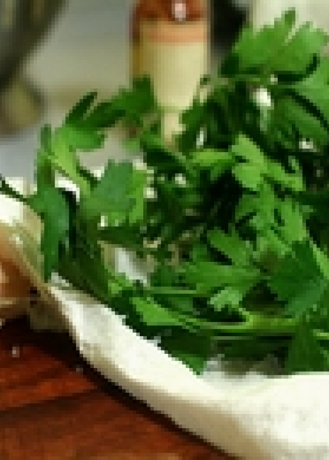 البقدونس والكزبرة يعالجان الأرق وغزارة الحيض