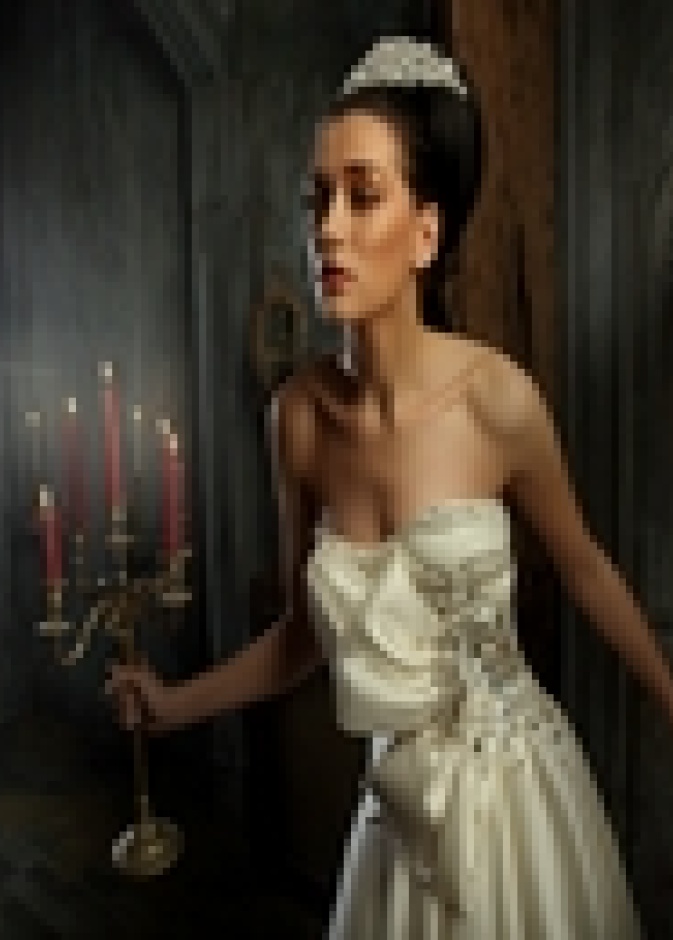 طوني يعقوب يبرز أنوثة العروس في  مجموعة Couture 2012