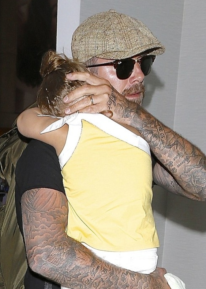 بالصور: عائلة ديفيد بيكهام تصل لوس أنجلوس 