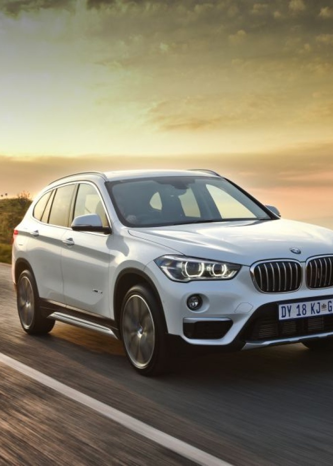 بي أم دبليو تعرض نسخة طويلة من BMW X1