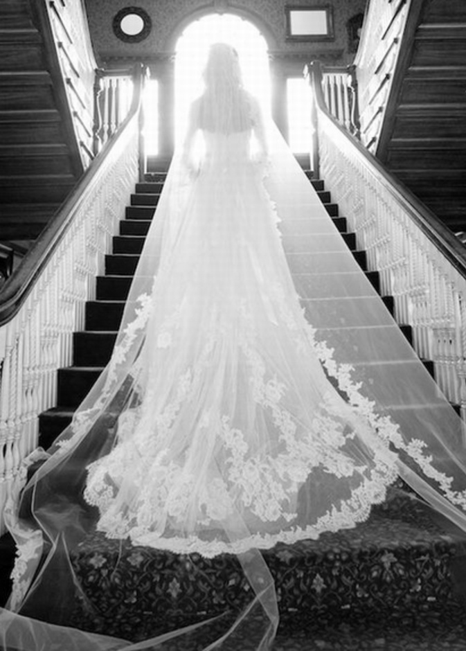 الطرحة الطويلة تبدو مثالية في التصوير