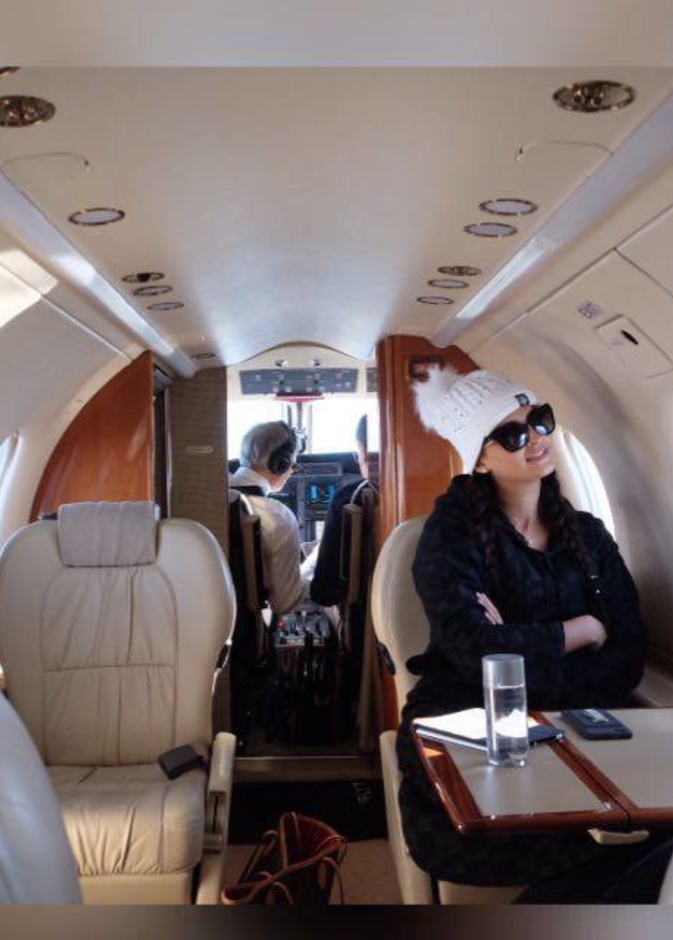 إلى أين تتجه علا الفارس في الطائرة الخاصة ؟ 