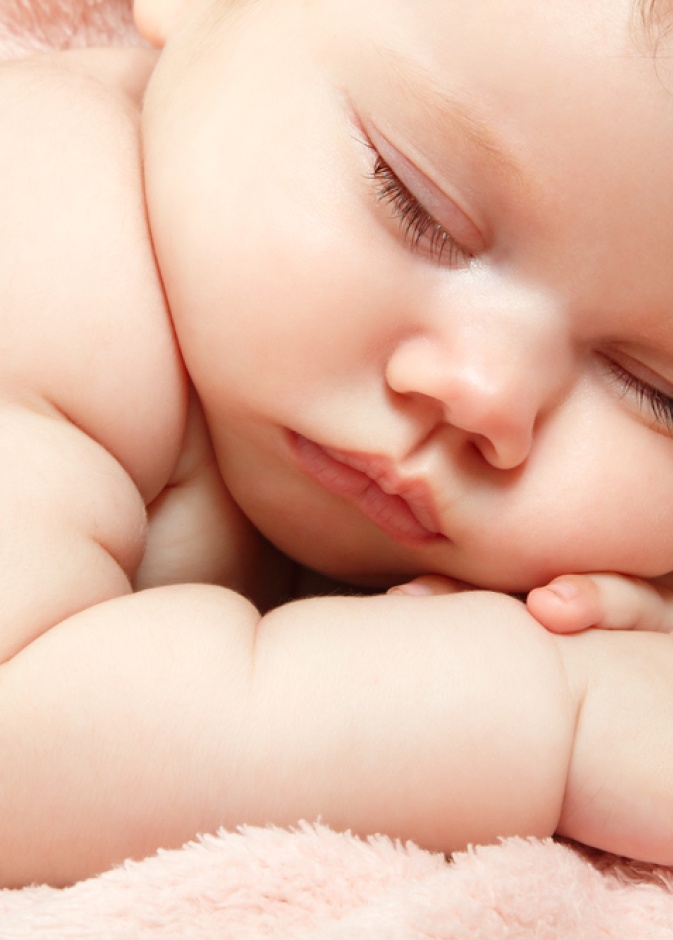 رضيعة للبيع على فيس بوك وبأرخص ثمن!