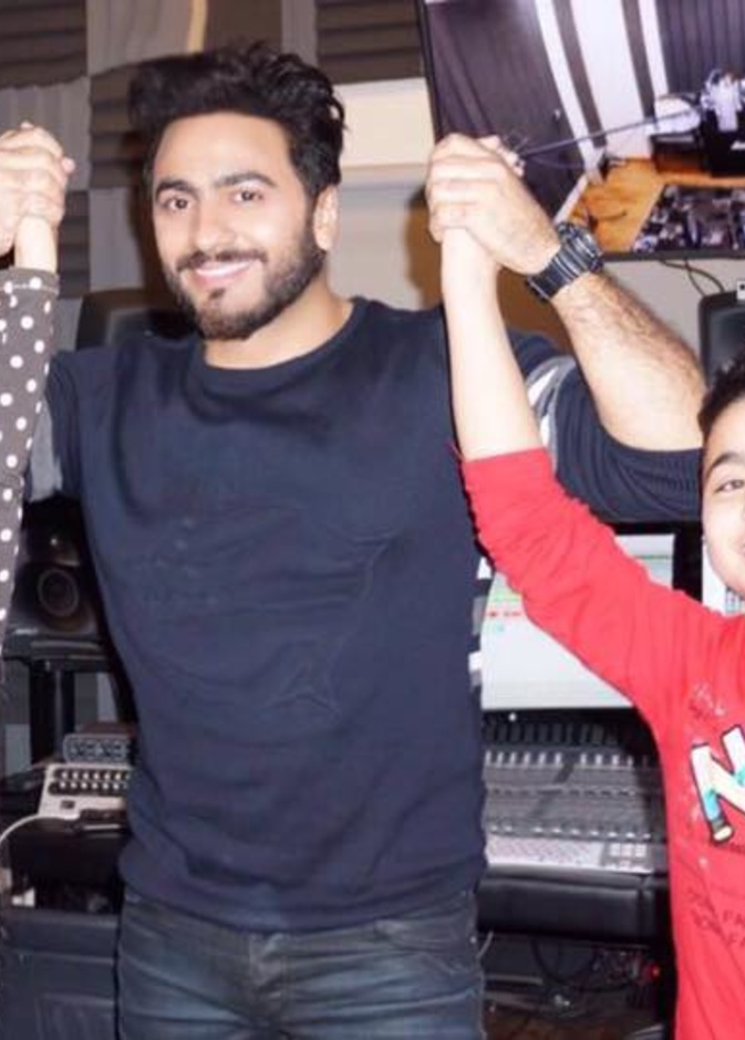 تامر حسنى مع جويرية حمدي وأمير