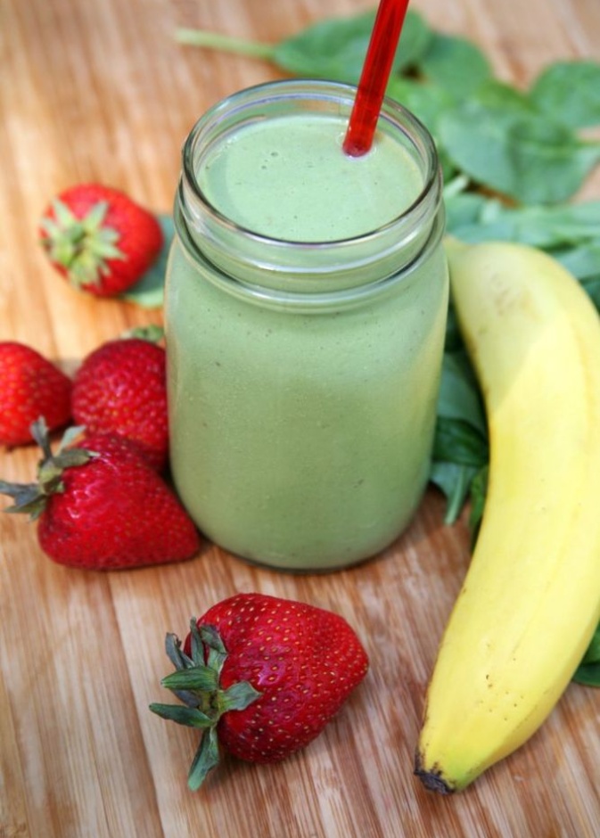 سموثي الموز و الفراولة و السبانخ لخسارة الوزن