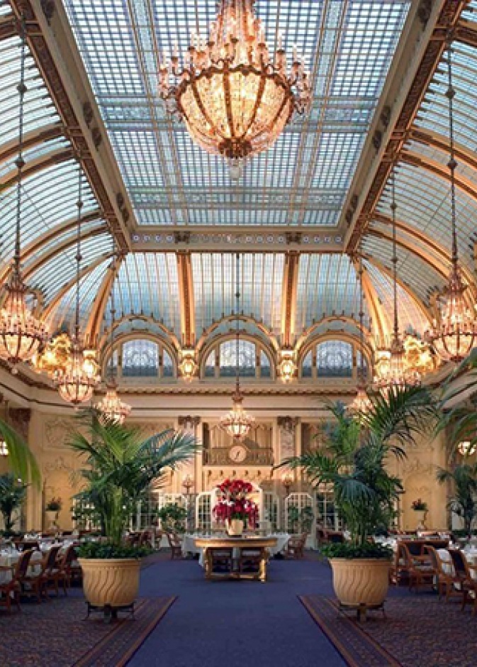 فنادق كما القصور .. تمتعوا فيها