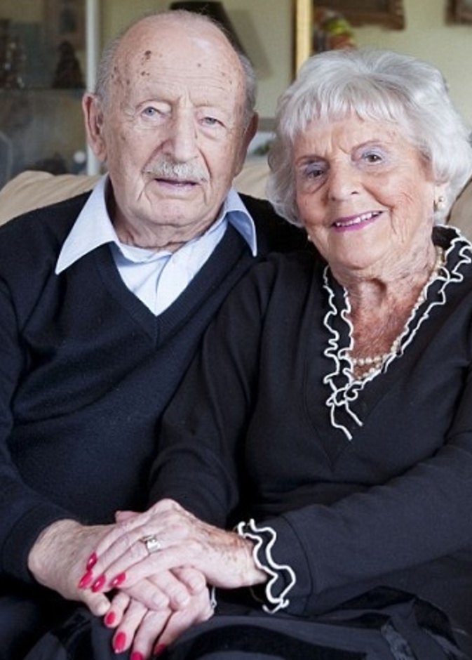 وفاة صاحب أطول فترة زواج في بريطانيا قبل أيام من ذكرى زواجه الـ 84