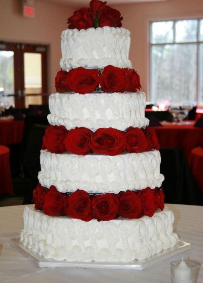 كعكة زفافك من وحي عيد الحب...