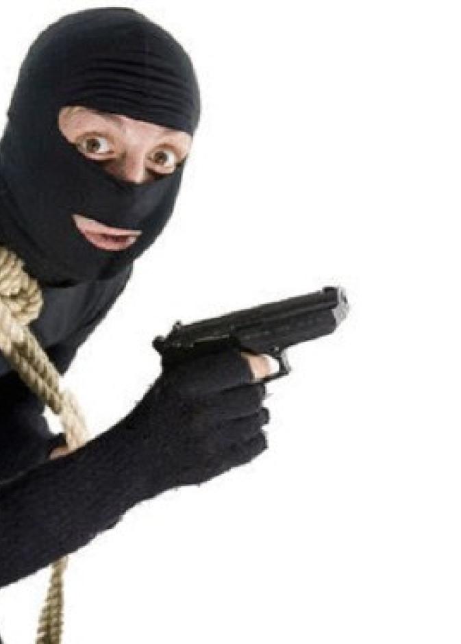 لصة تستخدم حيلة ذكية في سرقة متجر