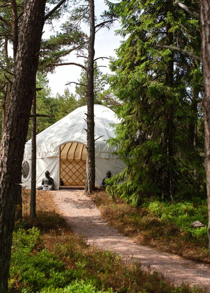 SuperShe ..  أول جزيرة في العالم النساء فقط