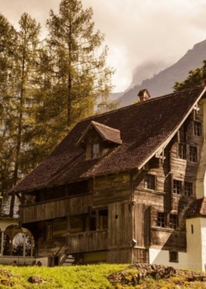 متحف الهواء الطلق بالنبيرغ في قرية برينز السويسرية