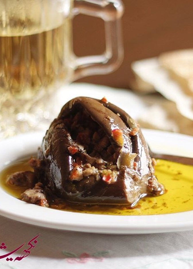 مكدوس الباذنجان المغمور بزيت الزيتون اللبناني