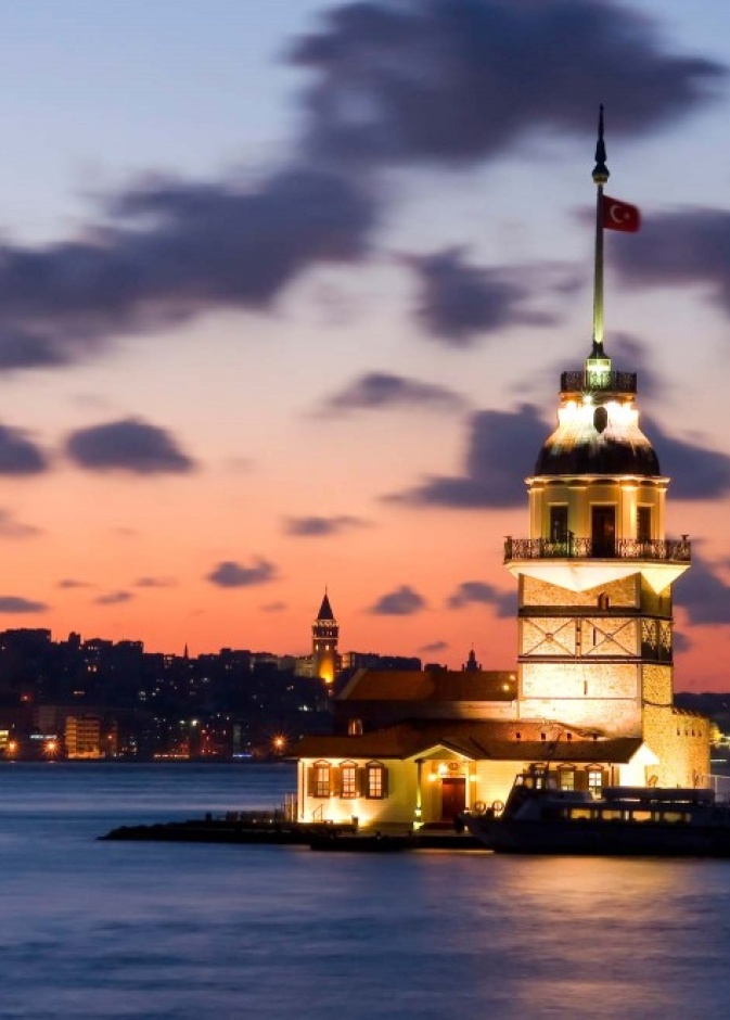 البنت في إسطنبول بتركيا