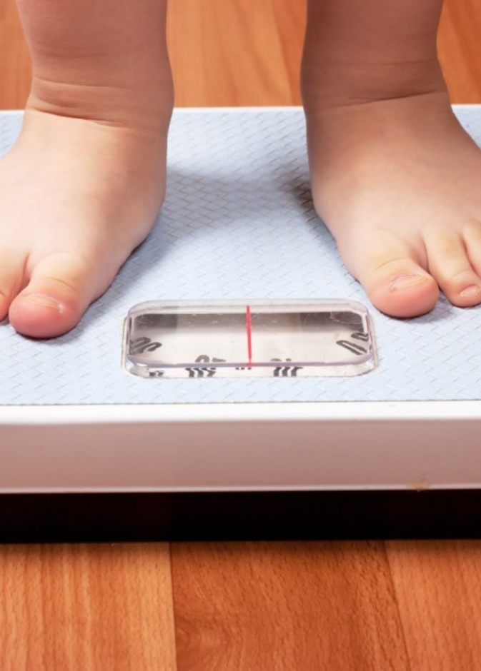 السمنة المفرطة تهاجم أطفال الإمارات