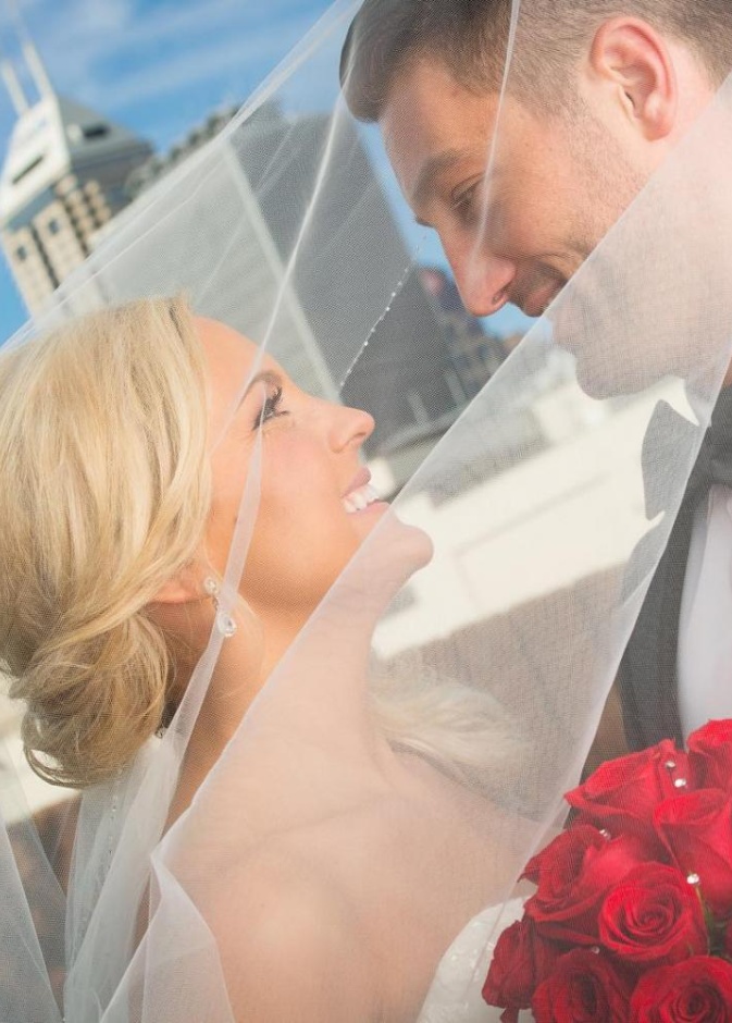 أجمل 25 باقة ورد حمراء للعروس من الانستقرام 