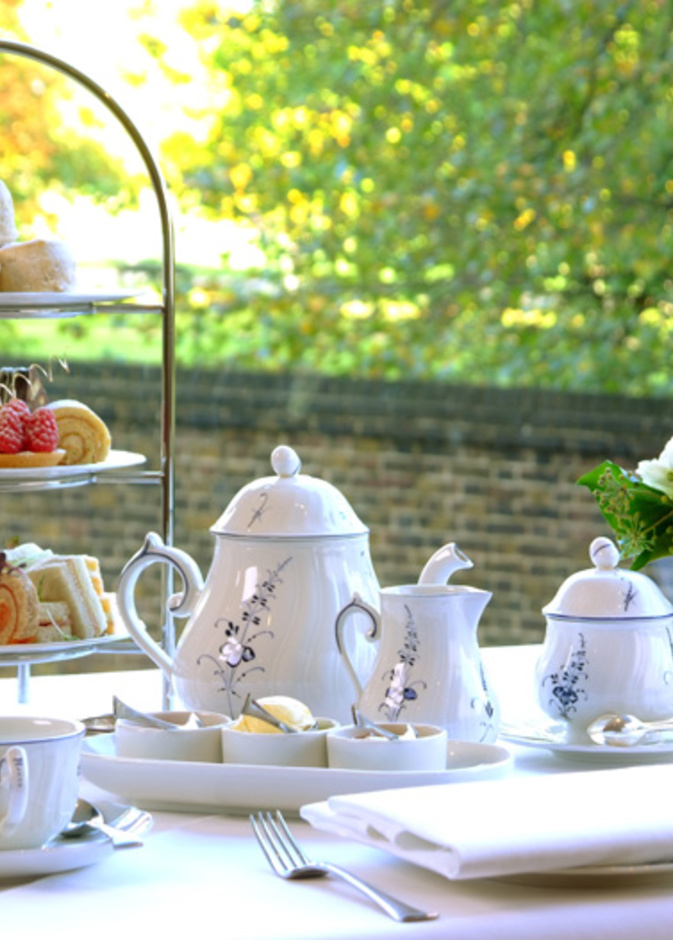 مدربة الإتيكيت السعودية دانيا بن سعيدان  لـ"هي": اتمنى وجود مراكز مختصة لتعليم الاتيكيت