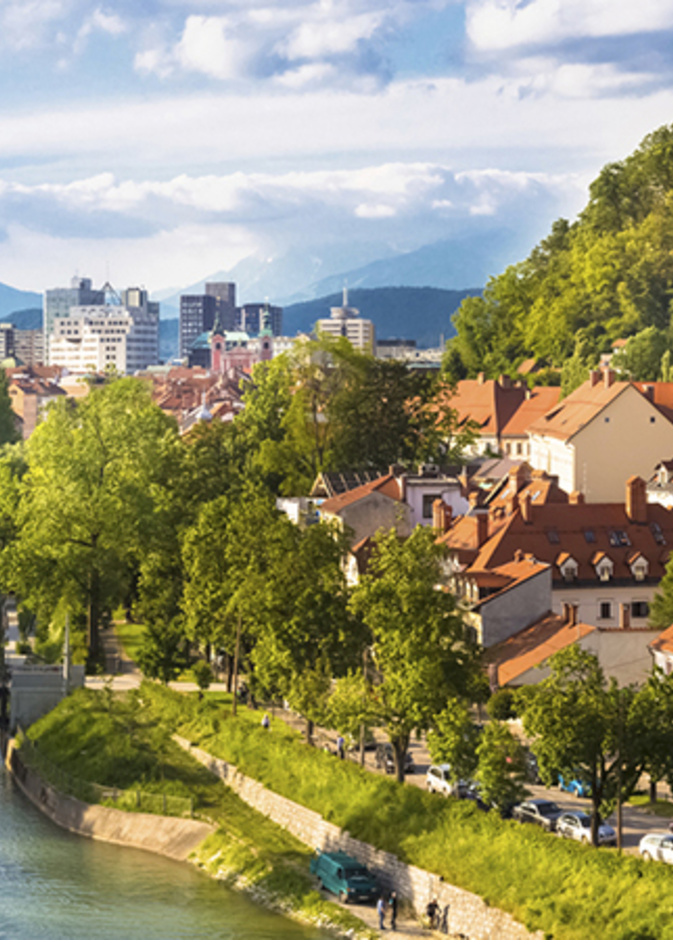 أسباب أنعشت السياحة في هذه الدول .. منها السيدة الأولى وجيمس بوند !