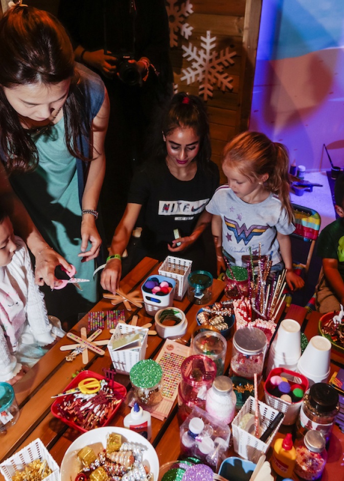 مهرجان "لحظات أبوظبي" الشتوي .. عالمٍ ينبض بالسحر