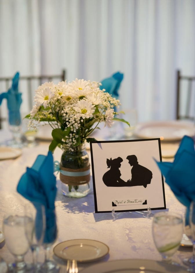 شخصيات ديزني المحبوبة تزين طاولات الضيوف