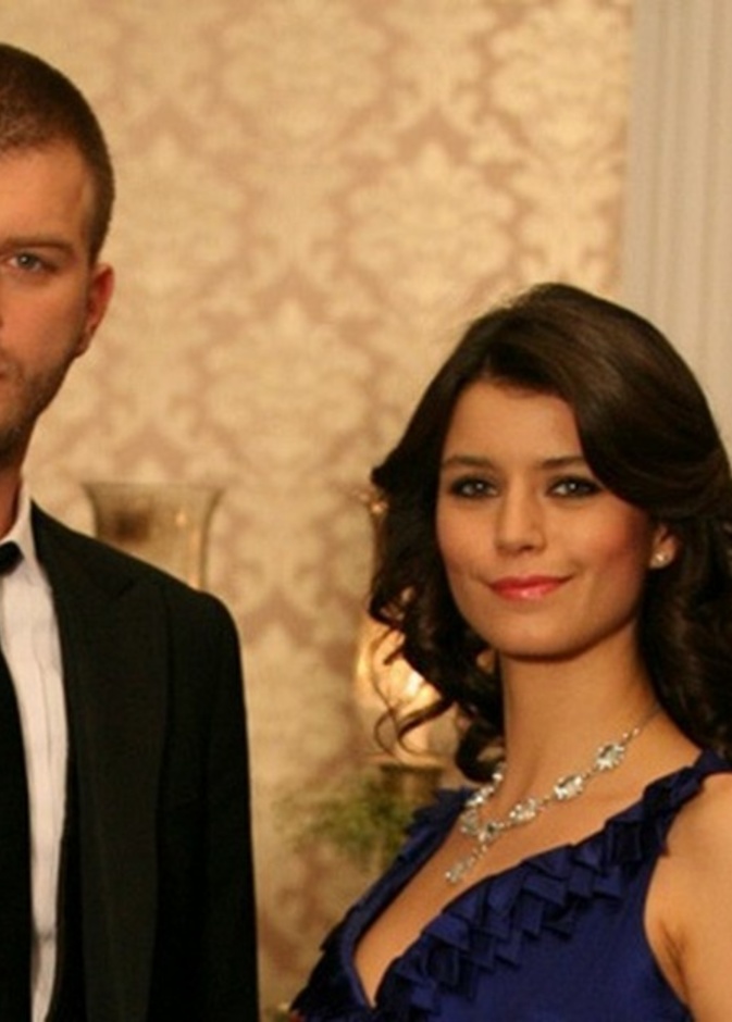 كيفانج تاتيلتوغ وبيرين سات في مشهد من العشق الممنوع