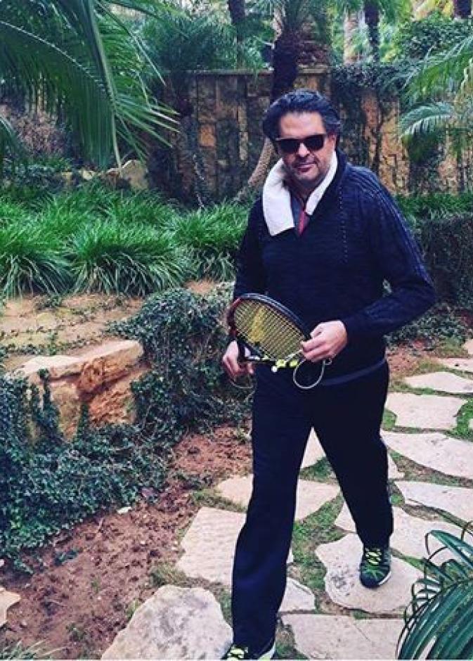 راغب علامة يشارك معجبيه بصورة فور انتهائه من تمرين للتنس في بيروت قبل قليل