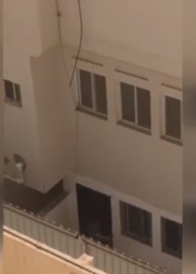 الطفل كما ظهر في الفيديو 