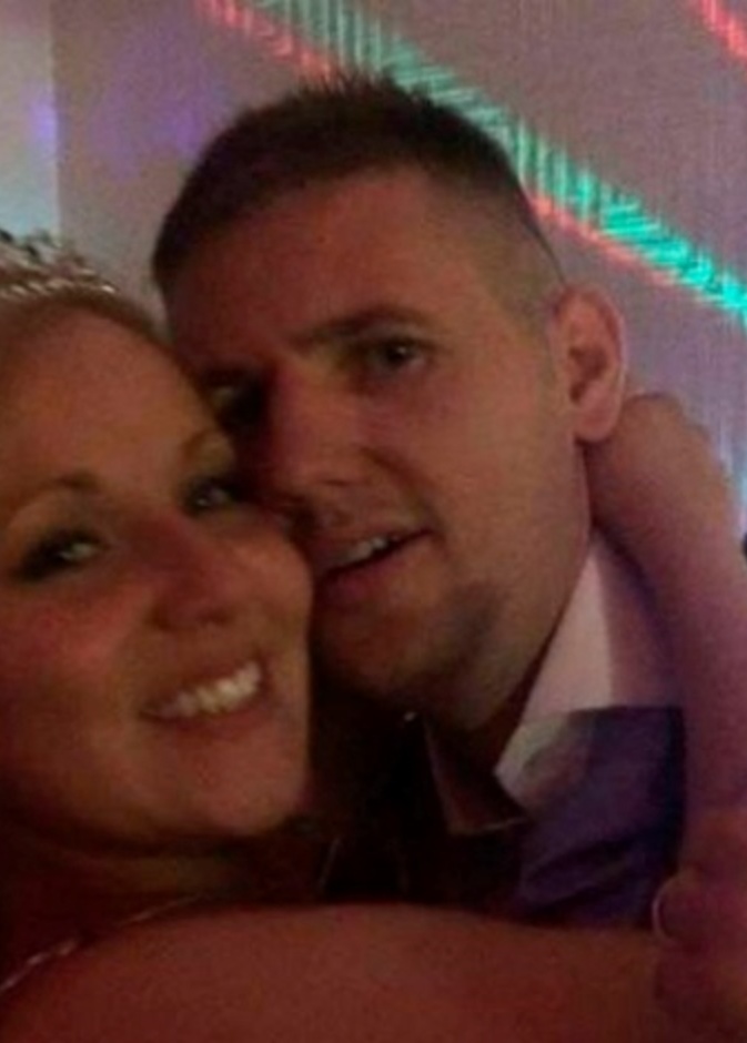 عريس يعتدي بالضرب على صديقة عروسه .. فما السبب؟