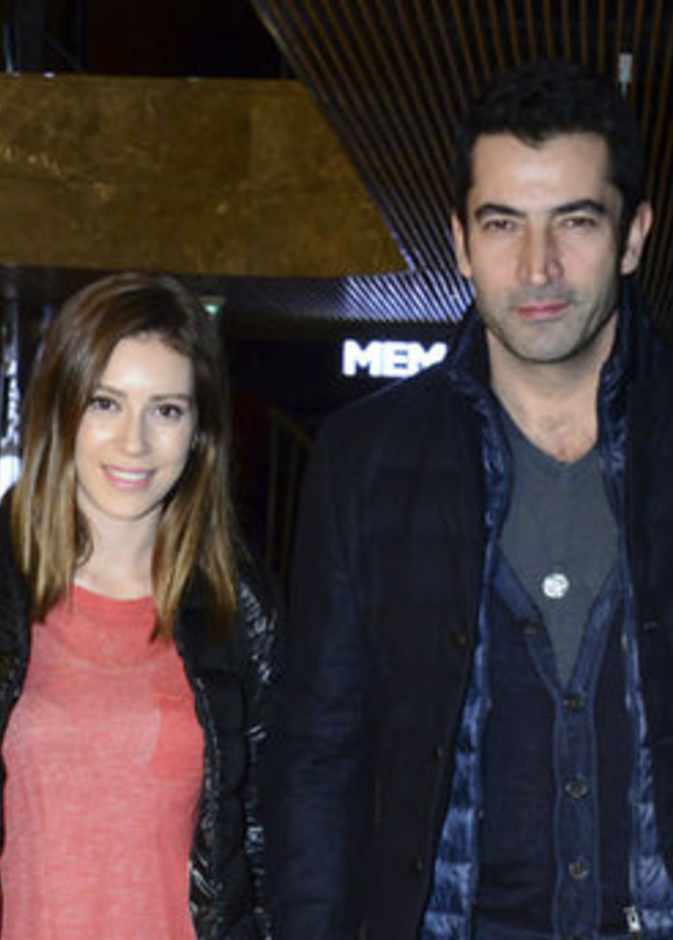 الممثل التركي كنعان إميرزالي أغلو والممثلة التركية سينام كوبال