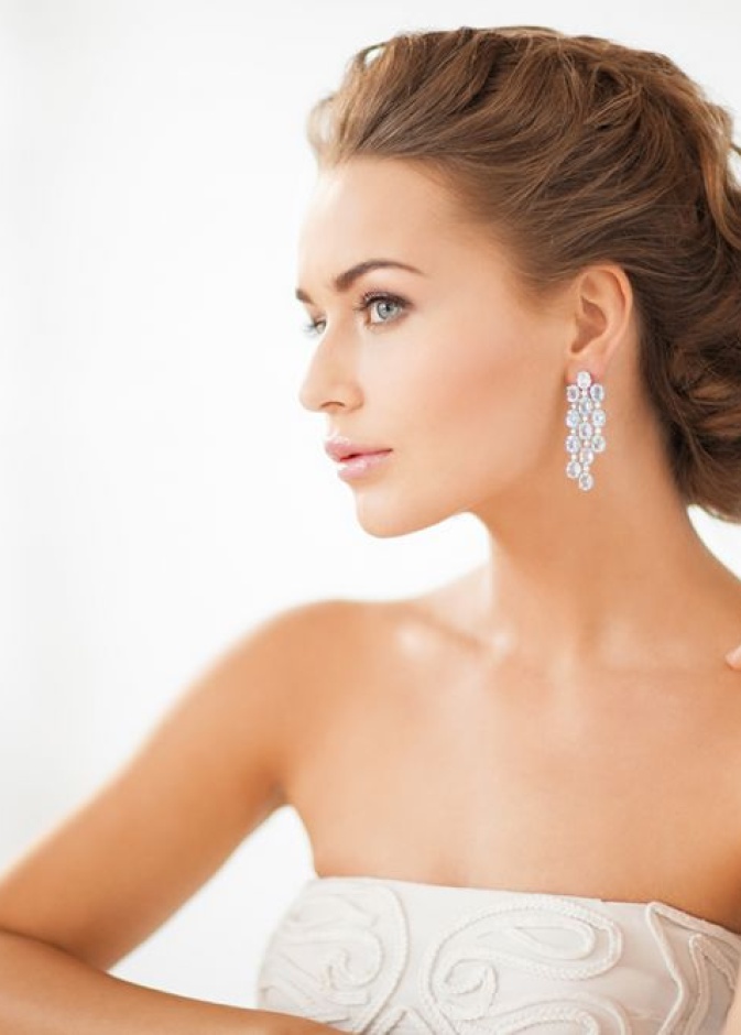 العروس الهادئة واطلالة مشرقة