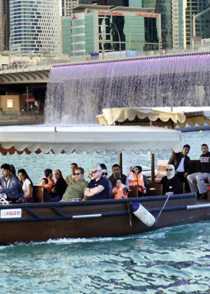 العبرات التراثية تصل إلى قناة دبي المائية