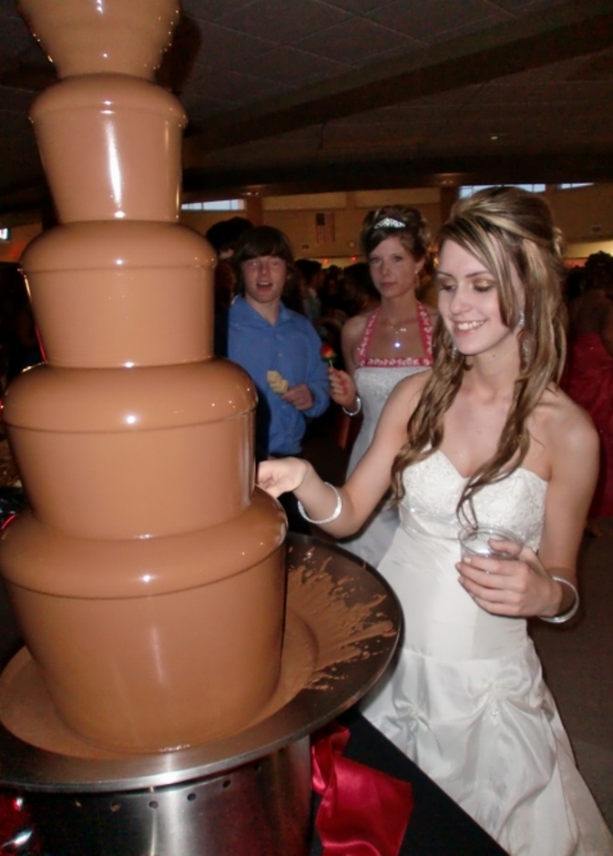 جمال نافورة الشوكولا في العراس